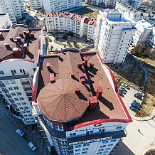 Красный